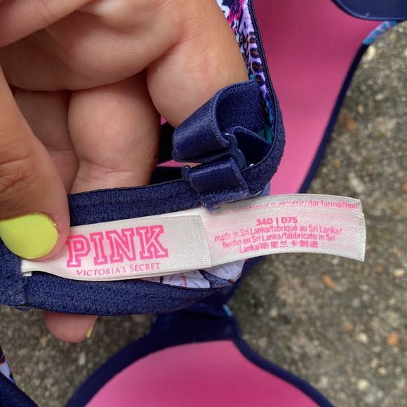 Pink bra - Picture 3 of 3